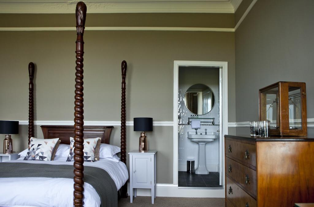 Coed Mawr Hall Bed & Breakfast Rowen Zimmer foto